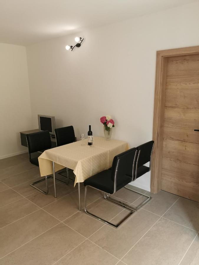Apartments Darinka Porec Exterior photo