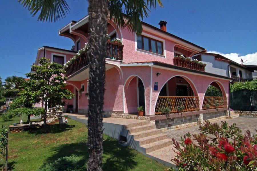 Apartments Darinka Porec Exterior photo